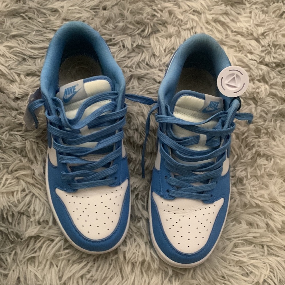 UNC NIKE DUNKS COAST SZ 9 - AUTHENTICATED